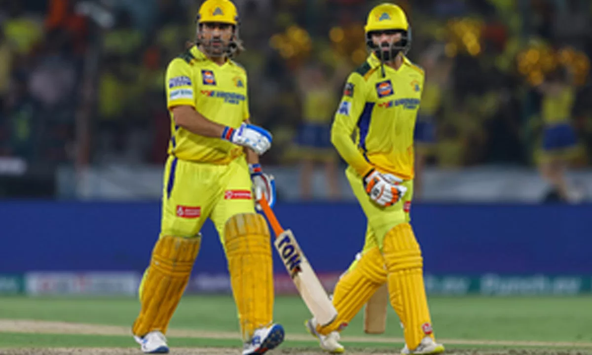 Bowlers help Sunrisers Hyderabad restrict Chennai Super Kings to 165/5