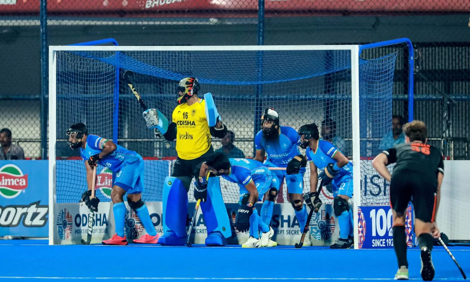 India loses 1-2 against Australia in a tight contest