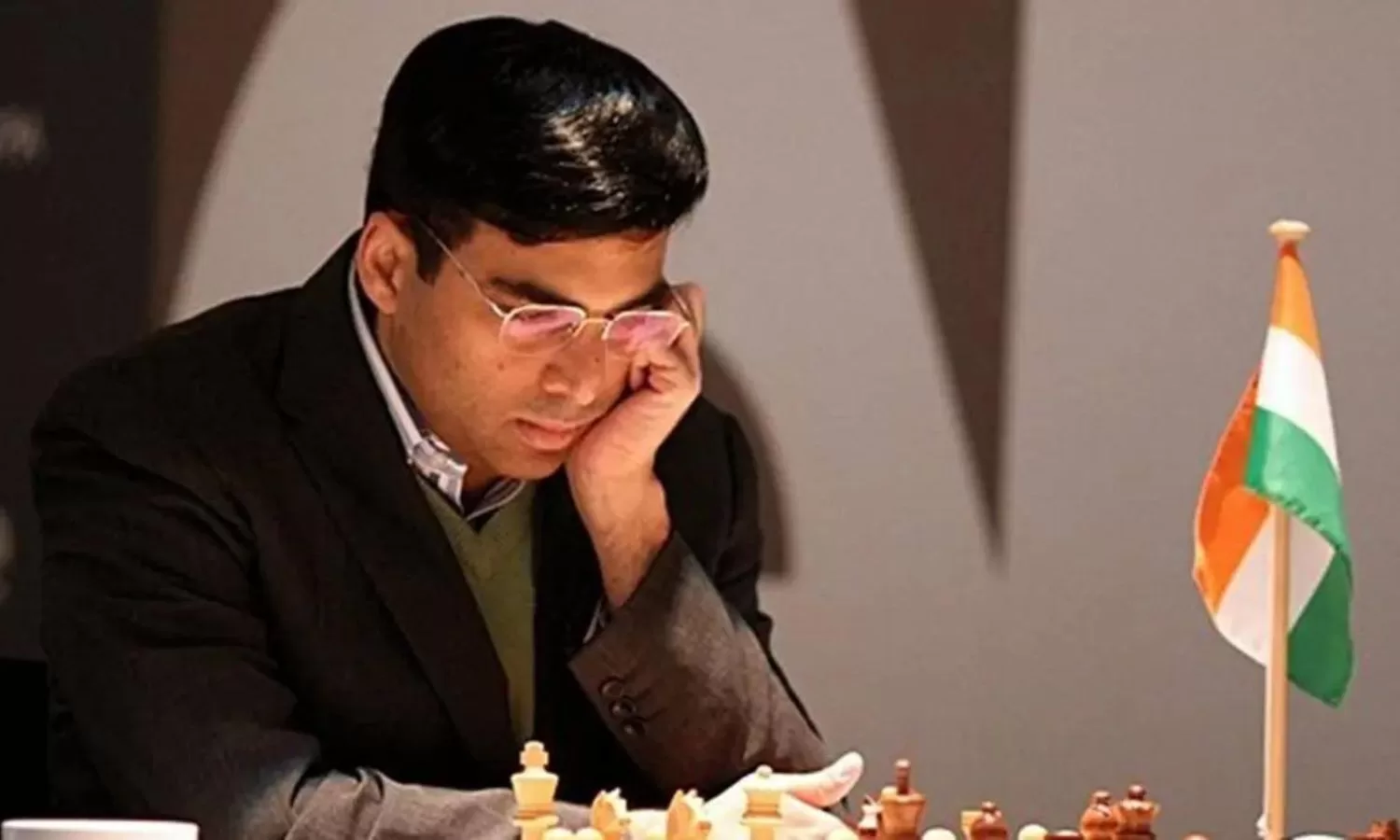 Viswanathan Anand urges Candidates bound Indian players to settle down first