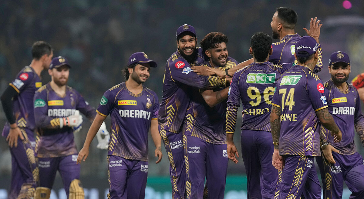 Phil Salt and bowlers lead Kolkata to a comfortable 7-wicket win