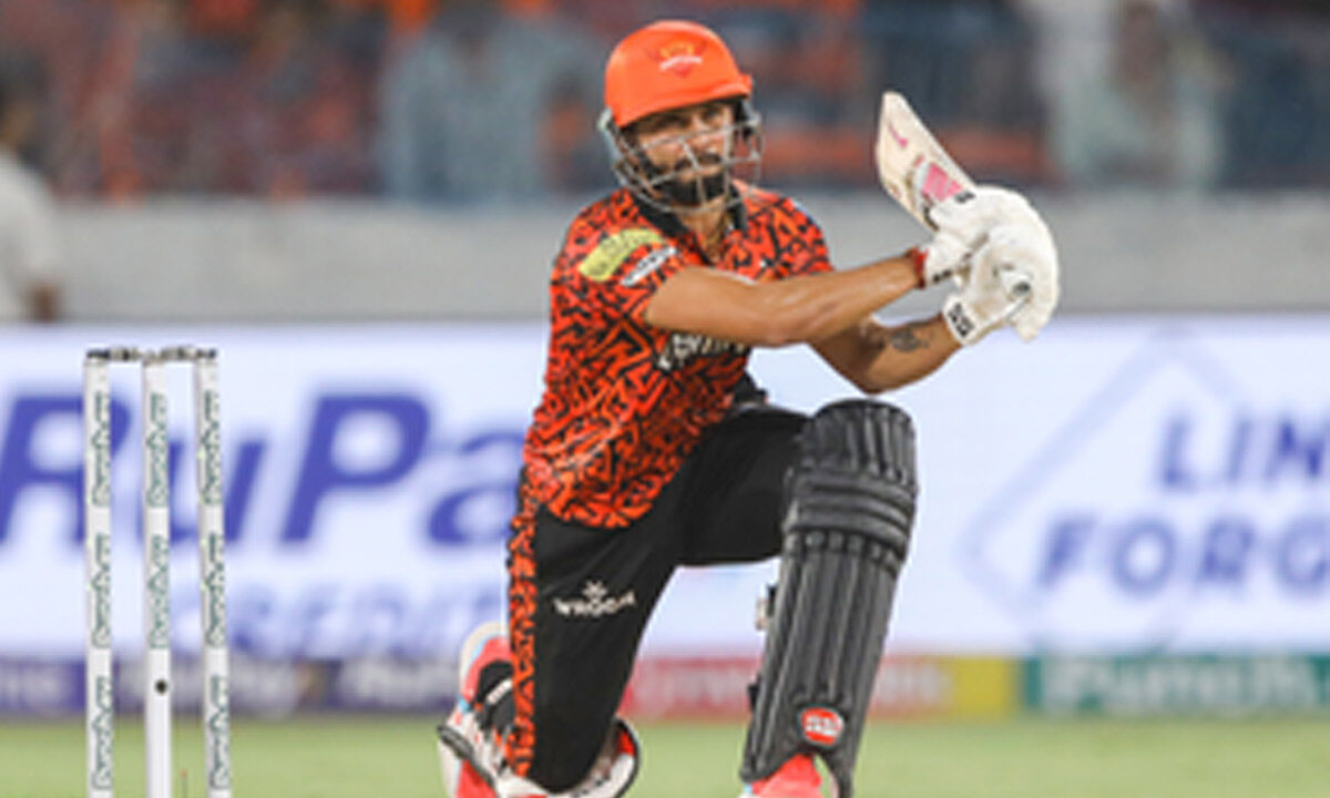 Fifties from Nitish Reddy and Travis Head carry SRH to huge 201/3 against RR
