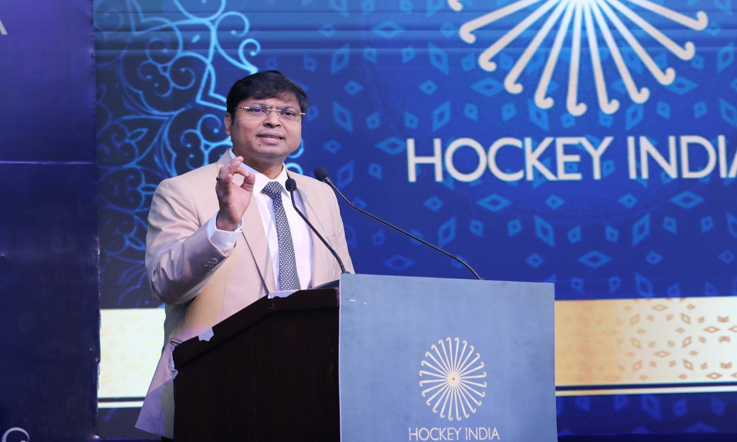 Hockey India unveils Inaugural Masters Cup for Men and Women