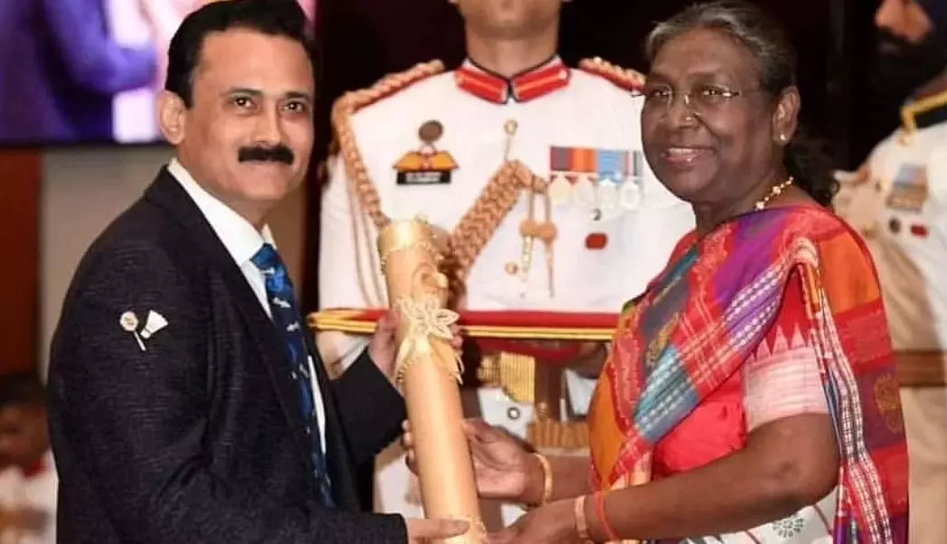 Gaurav Khanna receiving the Padma Shri in 2024 from the President of India. 