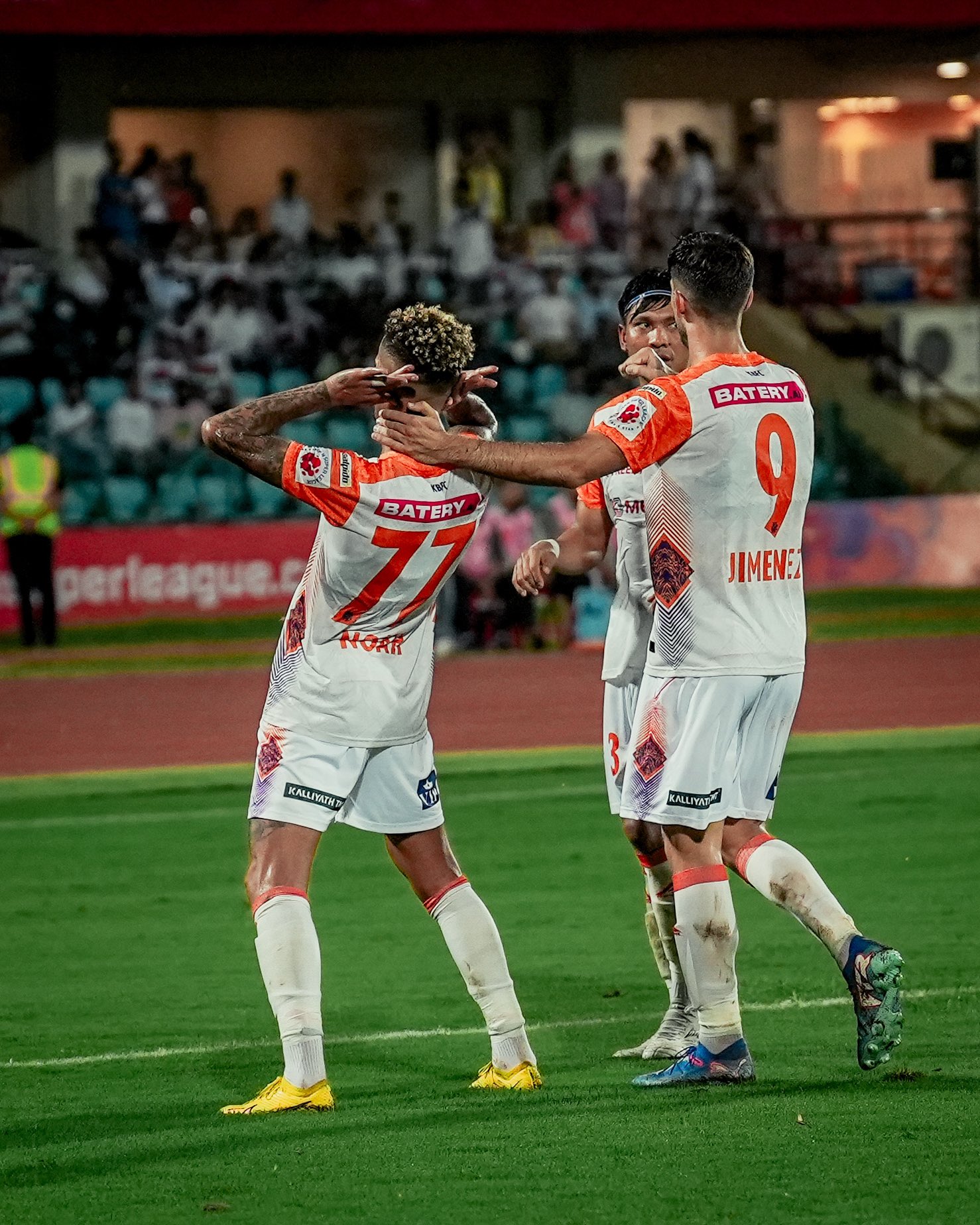 Red Card Drama, Moroccan Magic, Kerala Blasters and NorthEast United Share Spoils- Talking points