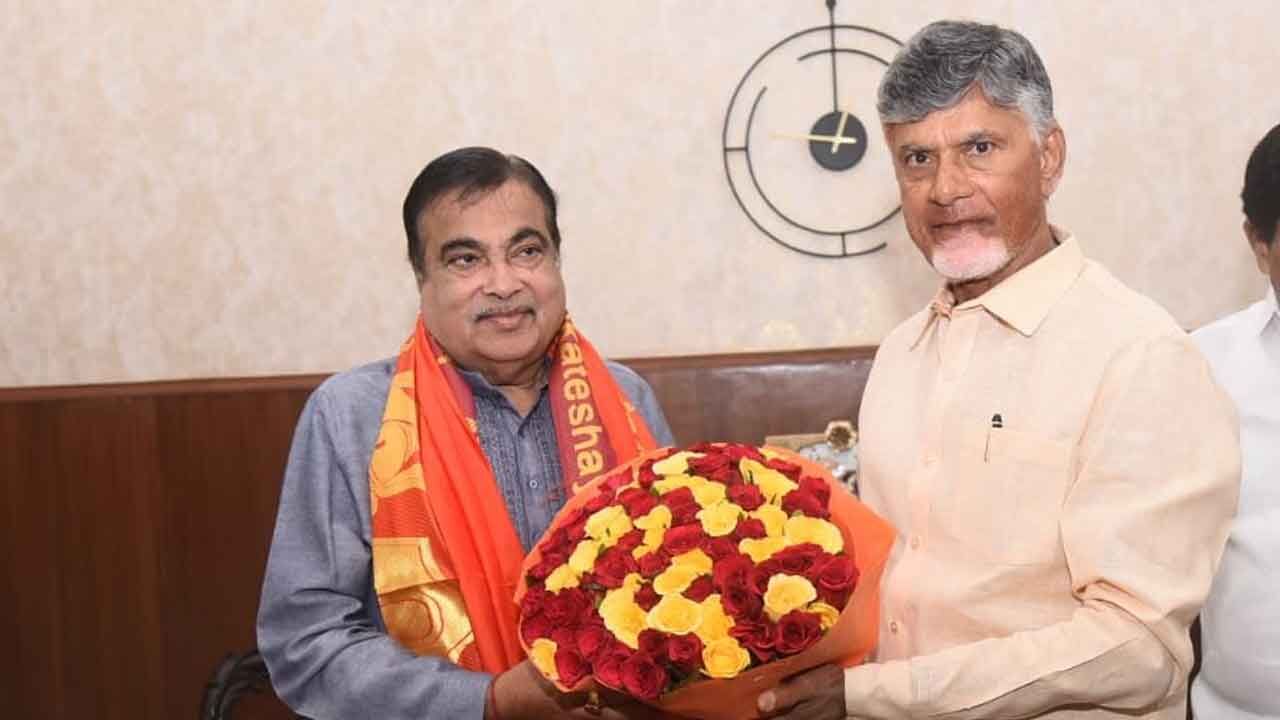 Chandrababu Naidu meets union minister Nitin Gadkari in Delhi