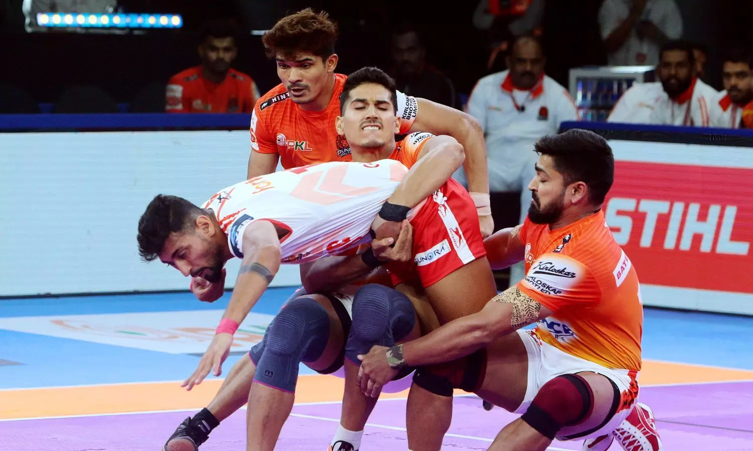 Puneri Paltan, Bengaluru Bulls win